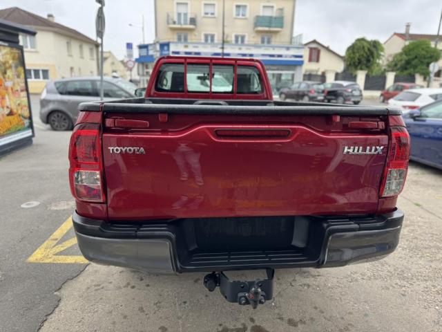 Toyota Hilux image 4