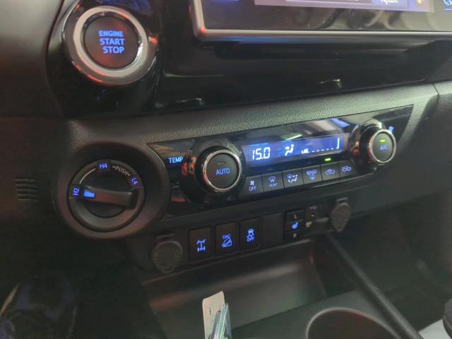 Toyota Hilux image 3