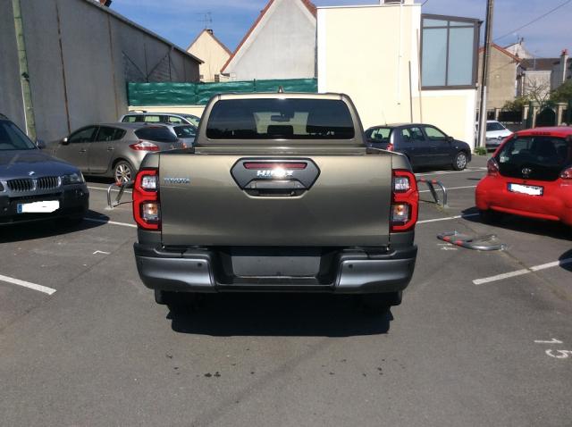Toyota Hilux image 2