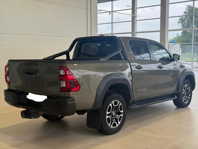 Toyota Hilux image 5