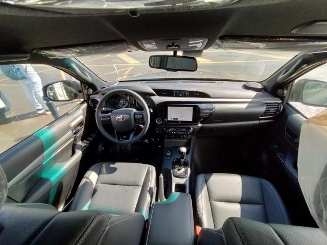Toyota Hilux image 4