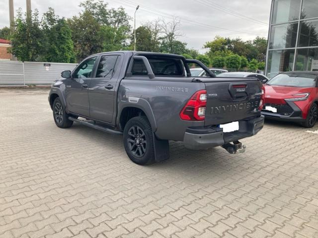 Toyota Hilux image 6