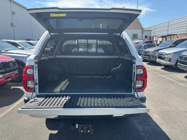 Toyota Hilux image 8