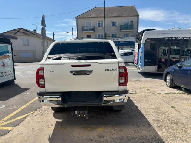 Toyota Hilux image 1