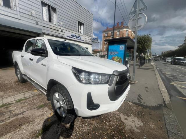 Toyota Hilux image 2