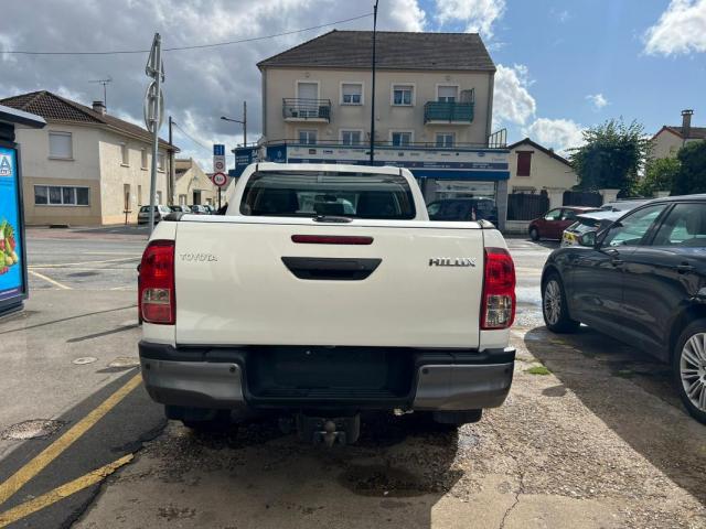 Toyota Hilux image 5