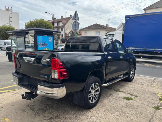 Toyota Hilux image 8
