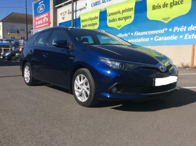 Toyota Auris image 9