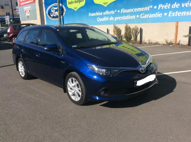 Toyota Auris image 2