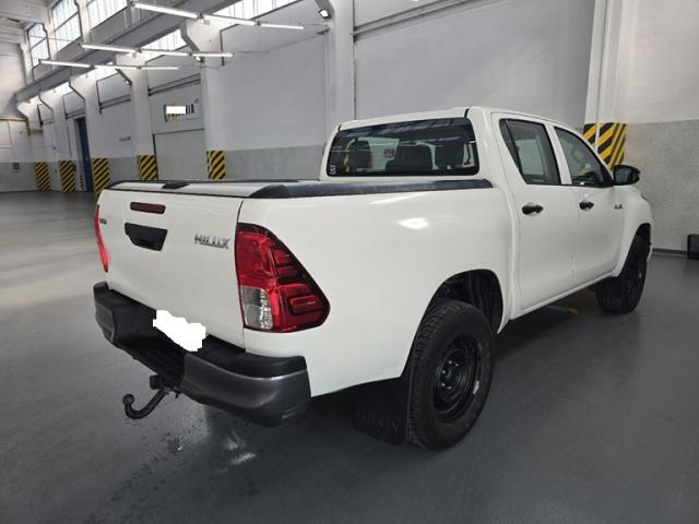 Toyota Hilux image 6