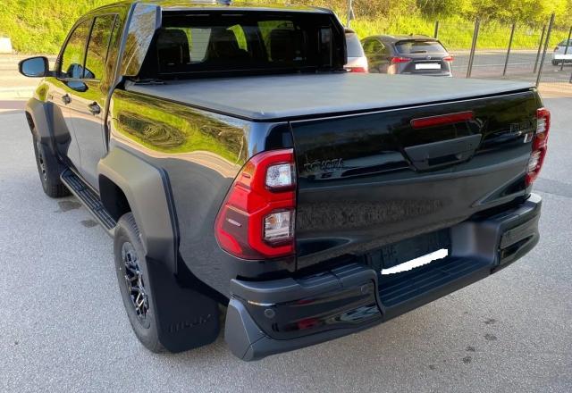 Toyota Hilux image 3
