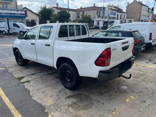 Toyota Hilux image 8