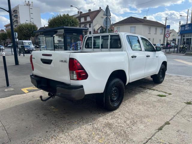 Toyota Hilux image 3