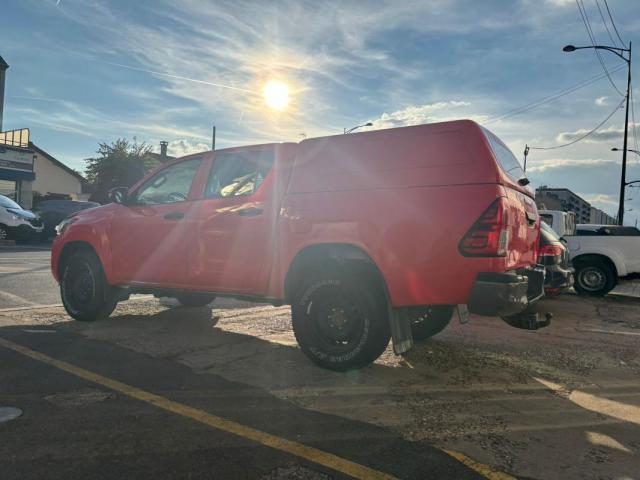 Toyota Hilux image 8
