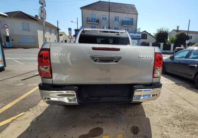 Toyota Hilux image 4