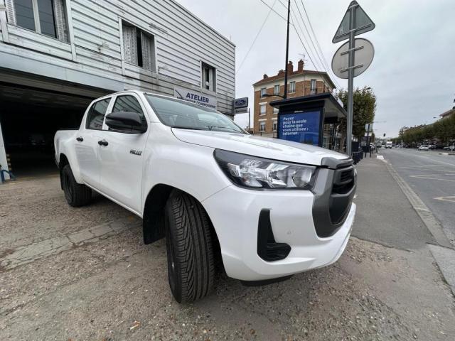 Toyota Hilux image 2
