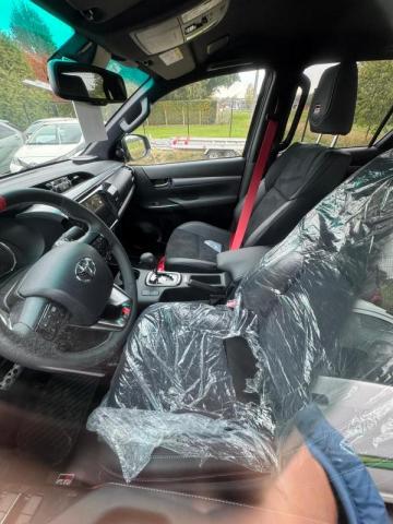 Toyota Hilux image 3
