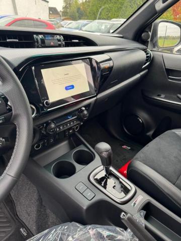 Toyota Hilux image 1