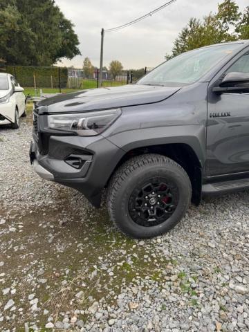 Toyota Hilux image 5