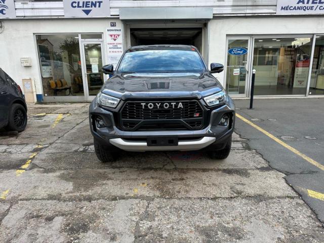 Toyota Hilux image 8