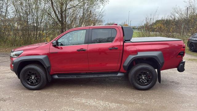 Toyota Hilux image 1