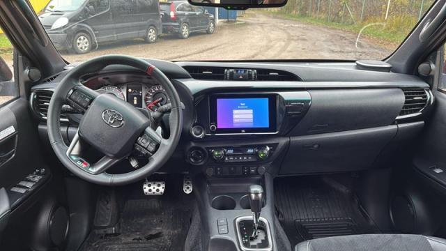 Toyota Hilux image 5
