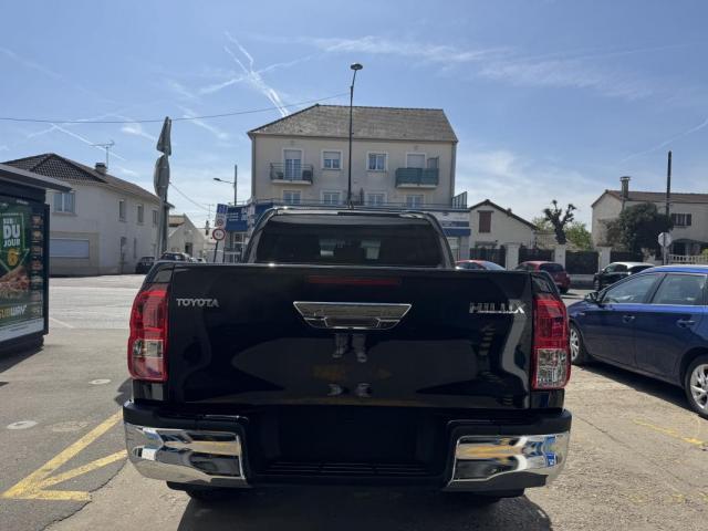 Toyota Hilux image 8