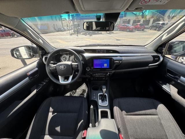 Toyota Hilux image 4