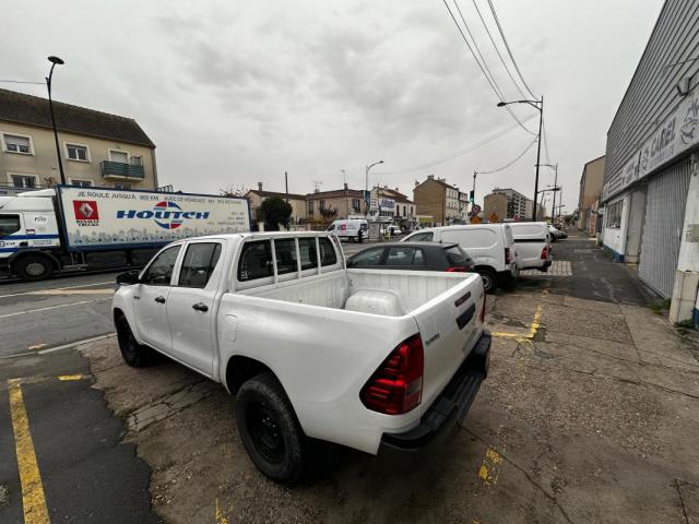 Toyota Hilux image 8