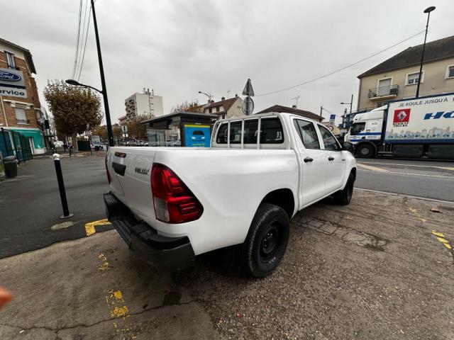 Toyota Hilux image 9