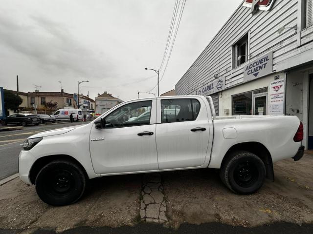 Toyota Hilux image 2