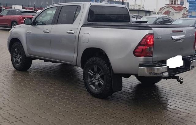Toyota Hilux image 4
