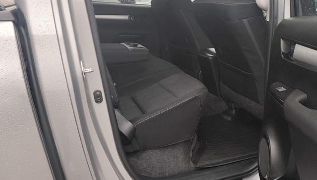 Toyota Hilux image 5