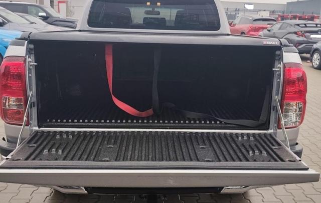 Toyota Hilux image 7