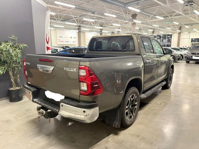 Toyota Hilux image 1