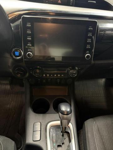 Toyota Hilux image 3