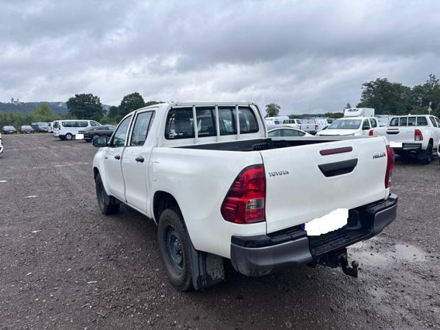 Toyota Hilux image 4