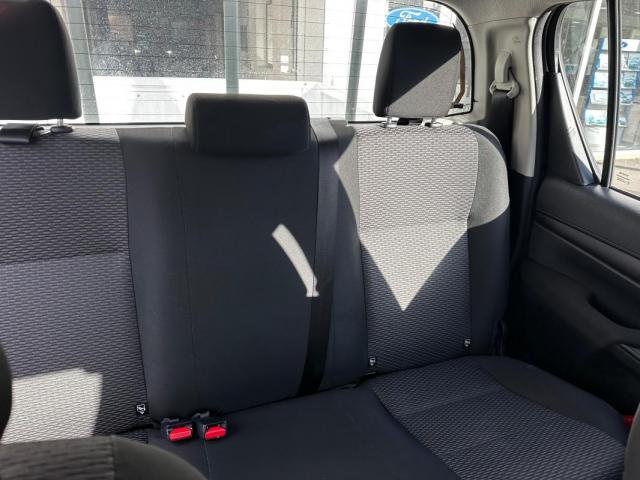 Toyota Hilux image 2