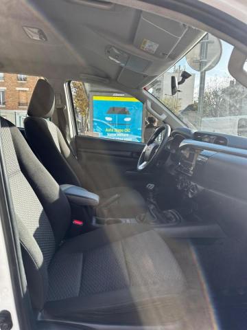 Toyota Hilux image 8
