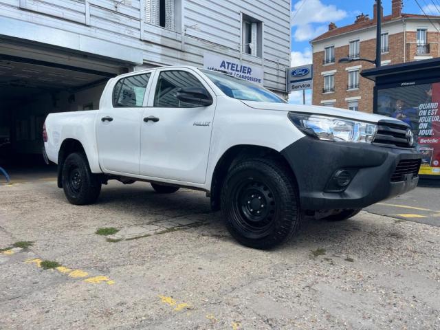 Toyota Hilux image 8