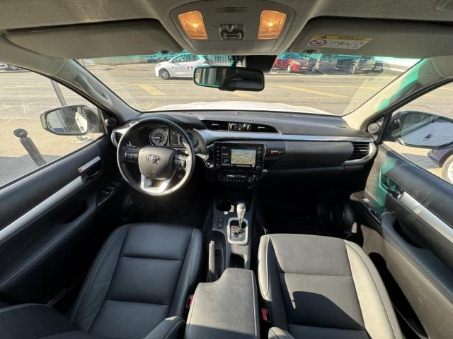 Toyota Hilux image 2