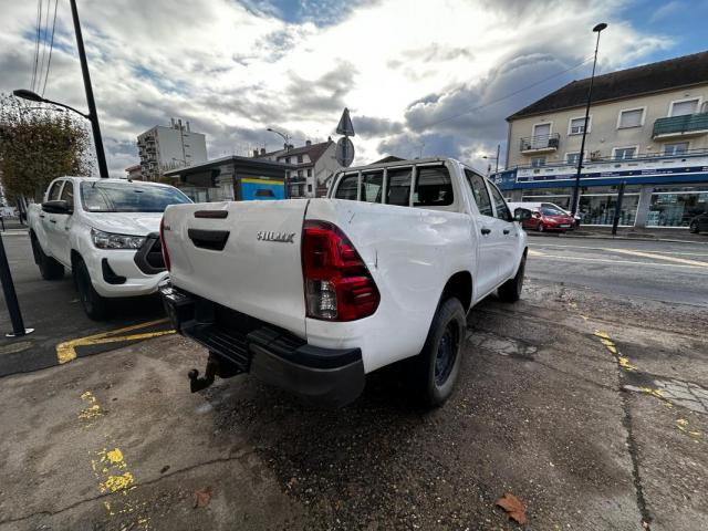 Toyota Hilux image 4