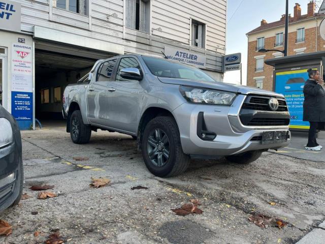 Toyota Hilux image 2