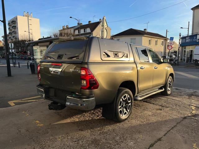 Toyota Hilux image 2