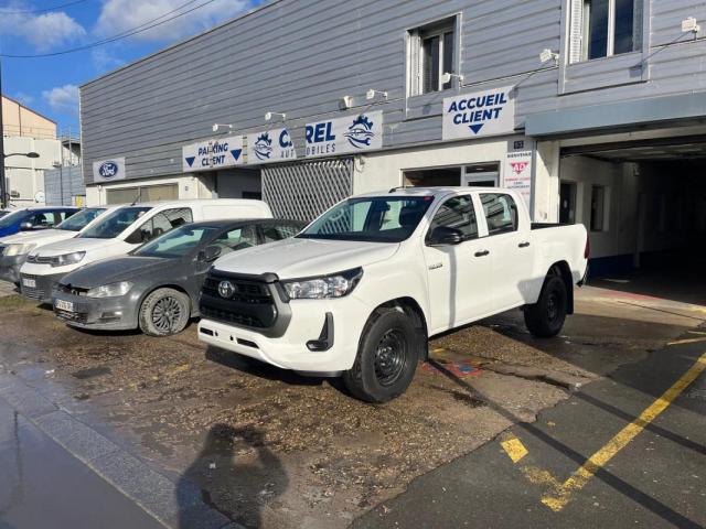 Toyota Hilux image 2