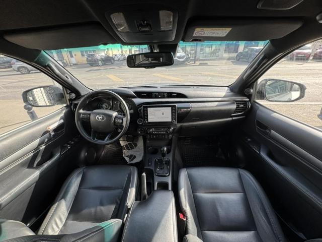 Toyota Hilux image 8