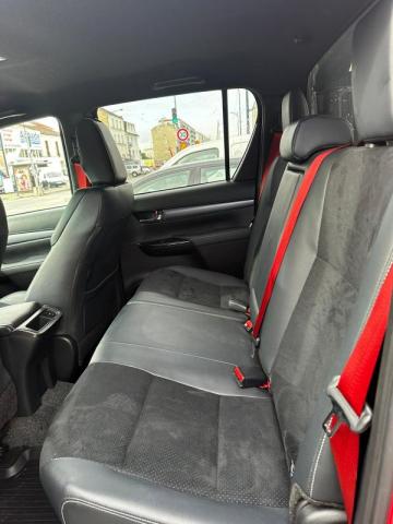 Toyota Hilux image 8