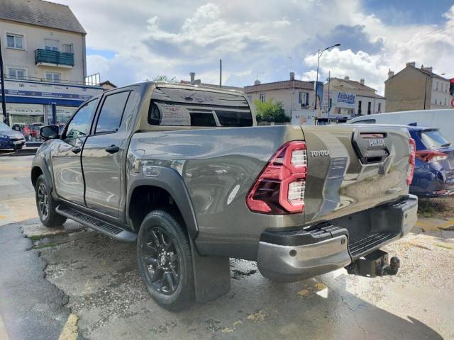 Toyota Hilux image 3