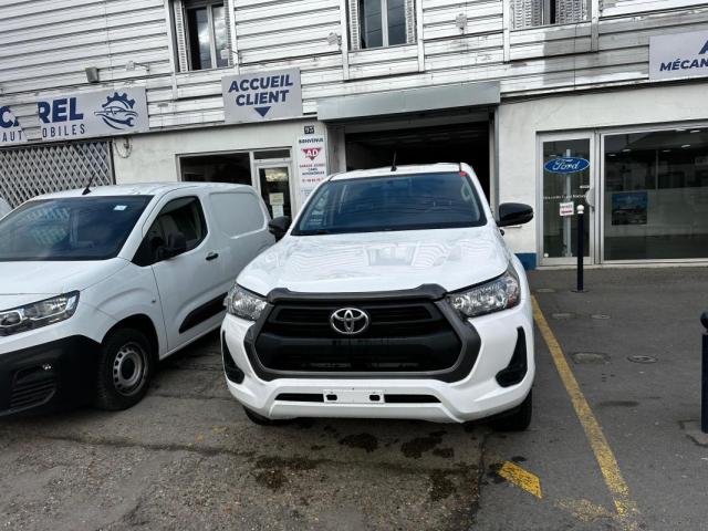 Toyota Hilux image 8