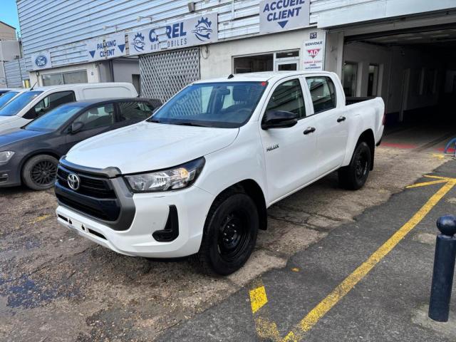 Toyota Hilux image 2